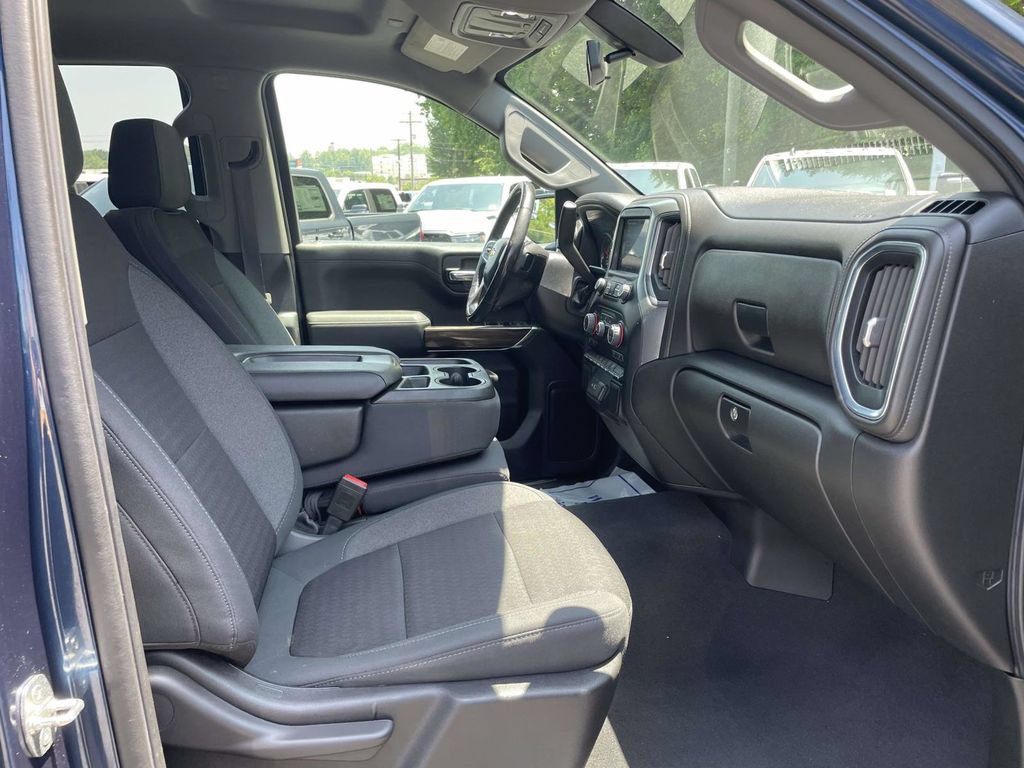 Used 2022 Chevrolet Silverado 1500 LT AWD/4WD image 15