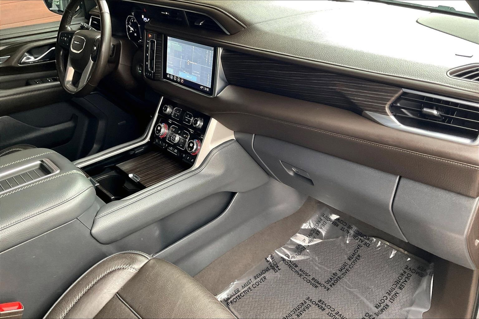Used 2021 GMC Yukon Denali w/ Denali Premium Package image 20