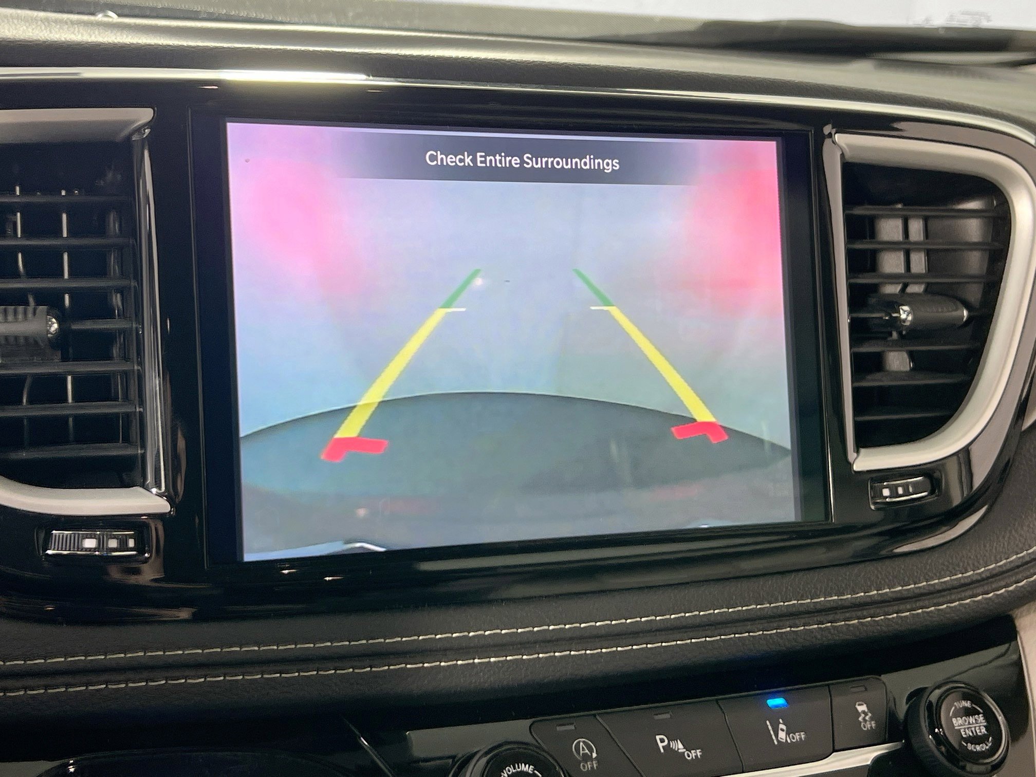 Used 2021 Chrysler Pacifica Touring-L image 13