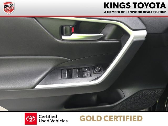 Used 2025 Toyota RAV4 XLE AWD/4WD image 13