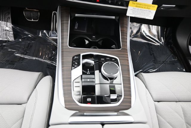 New 2026 BMW X5 xDrive50e w/ M Sport Package AWD/4WD image 16