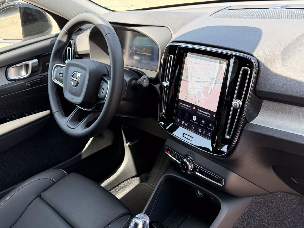 New 2026 Volvo XC40 B5 Plus w/ Climate Package AWD/4WD image 7