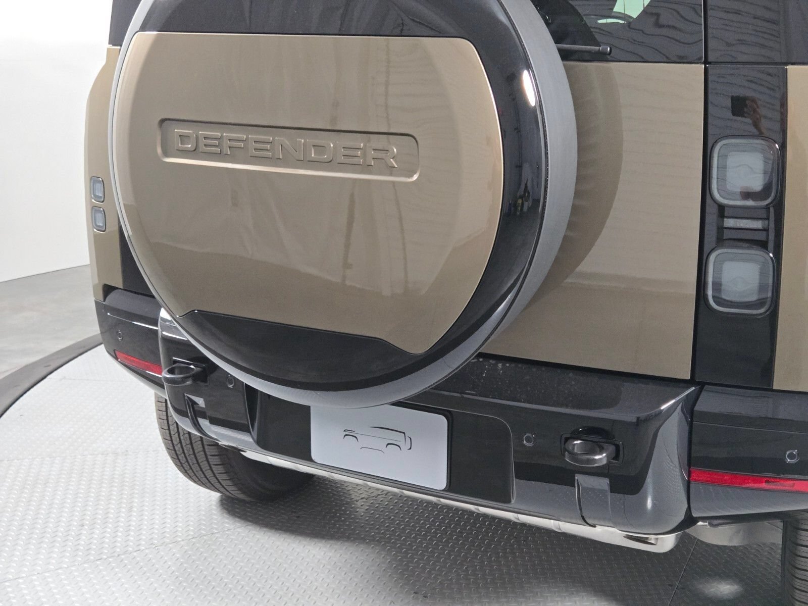 New 2026 Land Rover Defender 110 X-Dynamic SE AWD/4WD image 7