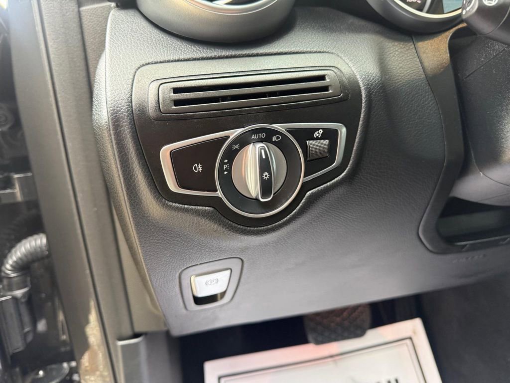 Used 2022 Mercedes-Benz GLC 300 4MATIC image 14