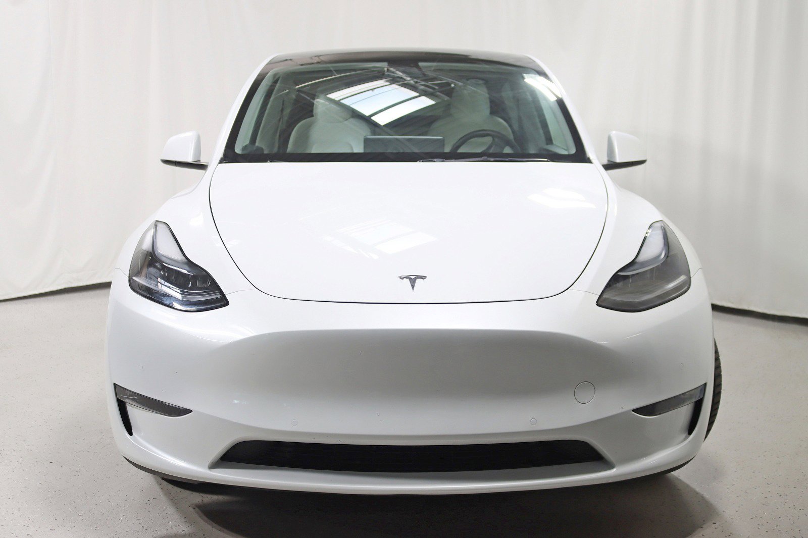 Used 2022 Tesla Model Y Long Range image 8