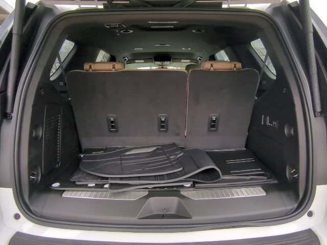 Used 2024 Chevrolet Tahoe Premier AWD/4WD image 23