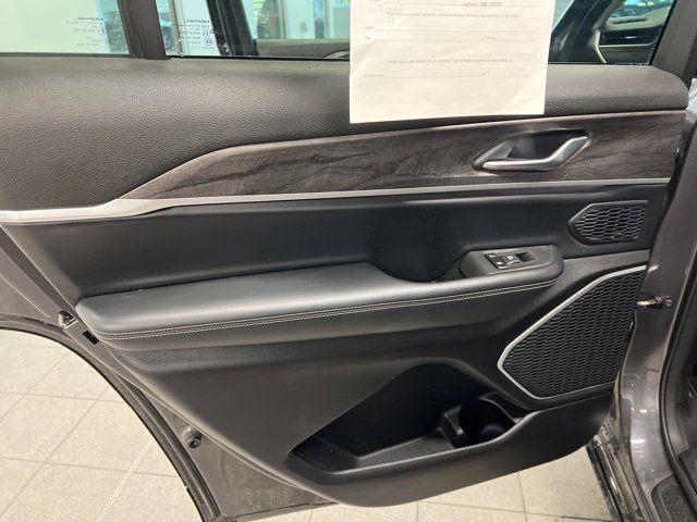 Used 2021 Jeep Grand Cherokee L Limited image 17