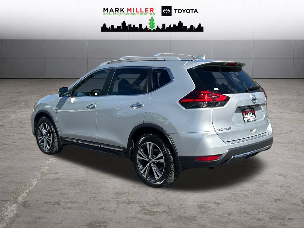 Used 2017 Nissan Rogue SL w/ SL Premium Package AWD/4WD image 3