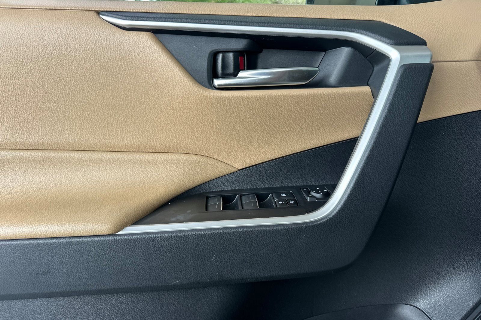 Certified 2022 Toyota RAV4 XLE Premium image 13