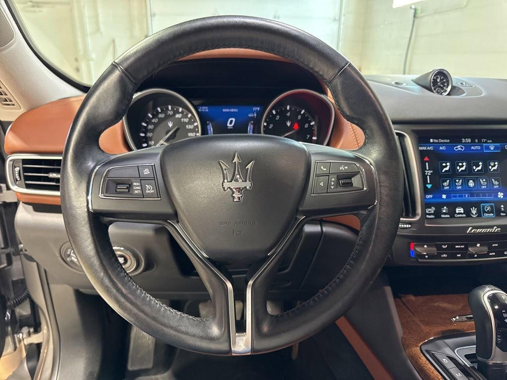Used 2018 Maserati Levante GranLusso AWD/4WD image 9