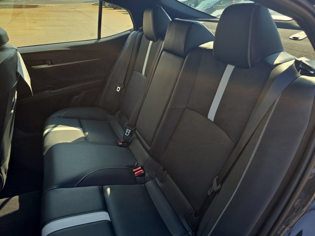 Used 2025 Toyota Camry SE w/ Convenience Package FWD image 14