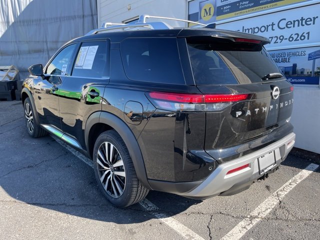 Used 2023 Nissan Pathfinder Platinum video 3