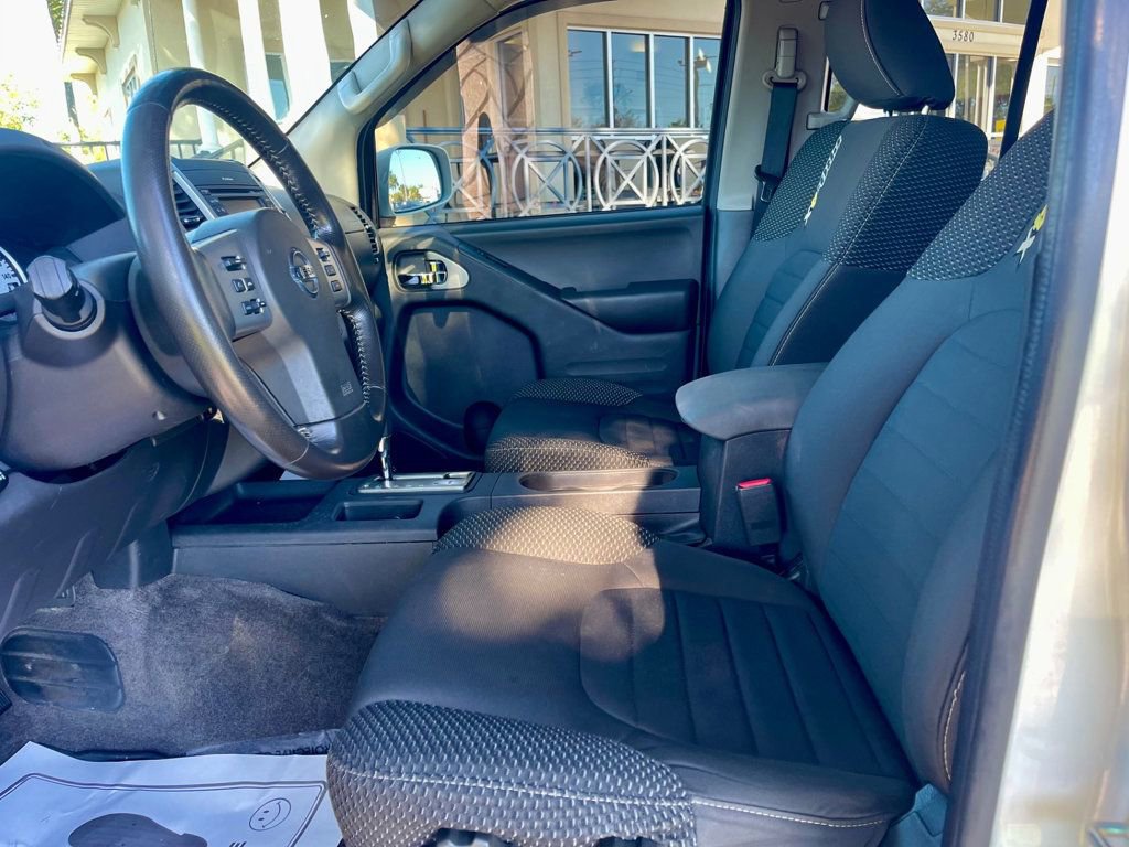 Used 2018 Nissan Frontier PRO-4X image 11