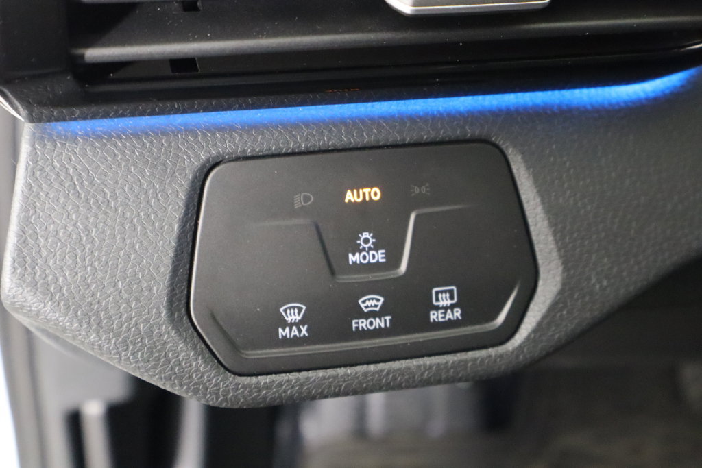 Used 2022 Volkswagen ID.4 Pro AWD/4WD image 21