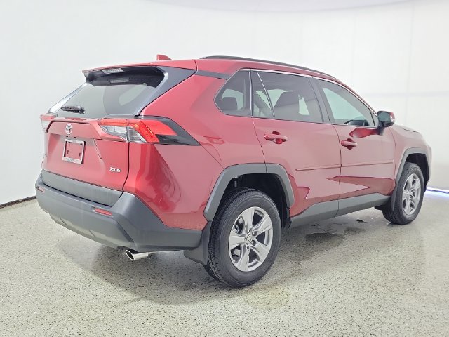 Used 2024 Toyota RAV4 XLE w/ Convenience Package FWD image 5