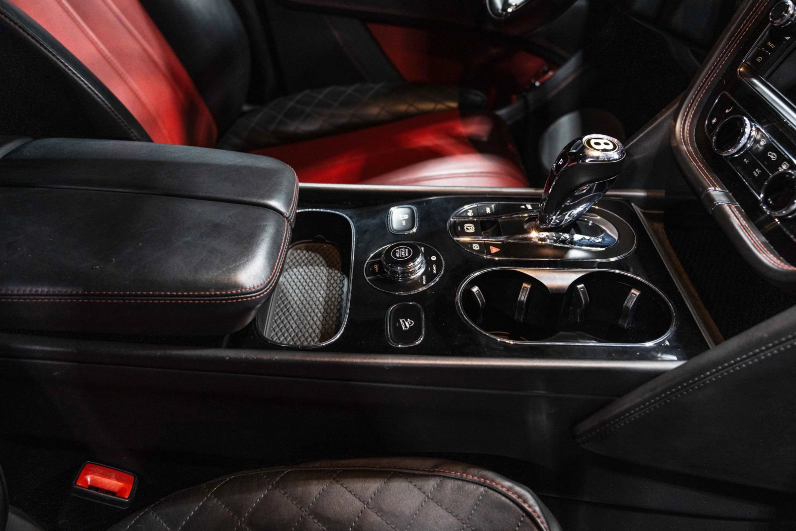 Used 2019 Bentley Bentayga AWD/4WD image 20