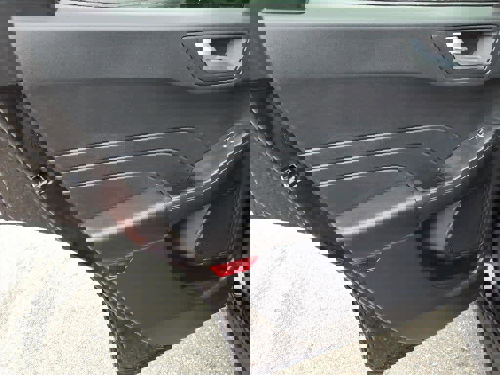 Used 2025 Ford Escape Active w/ Active Premium Tech Pack image 12