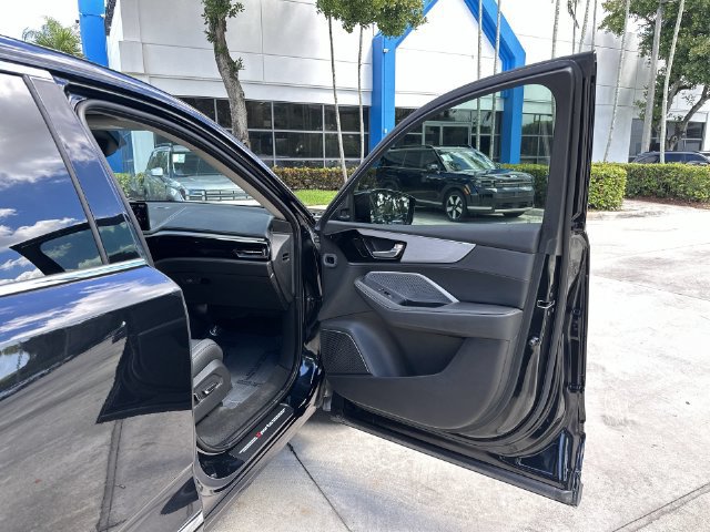 Used 2025 Acura MDX FWD image 23