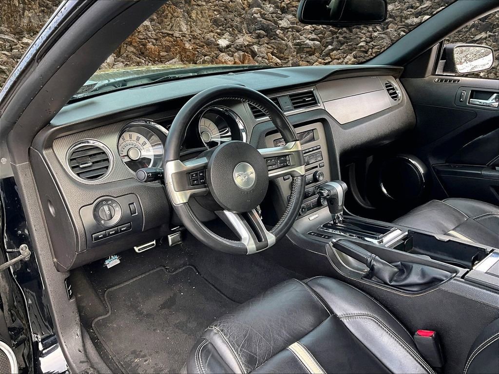 Used 2010 Ford Mustang GT image 12