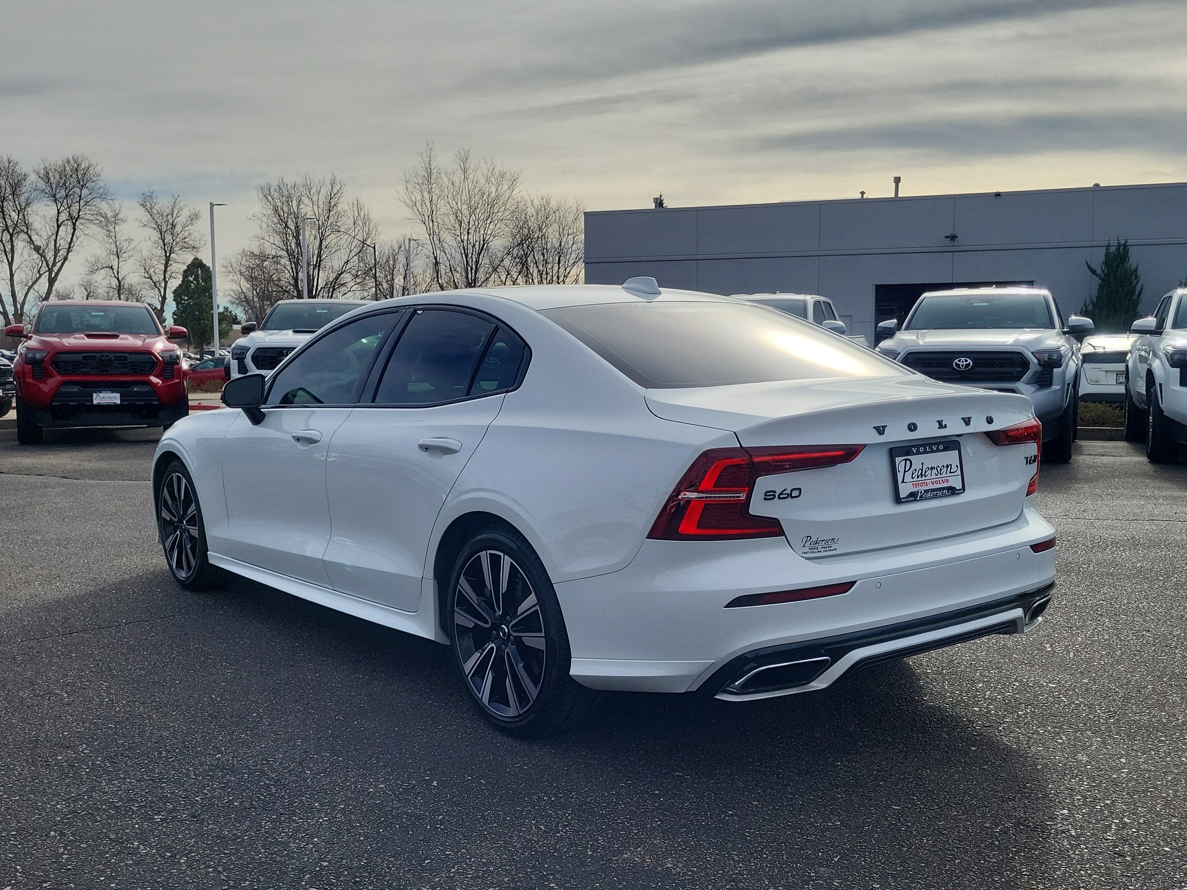 Used 2020 Volvo S60 T6 R-Design w/ Protection Package Premier image 3