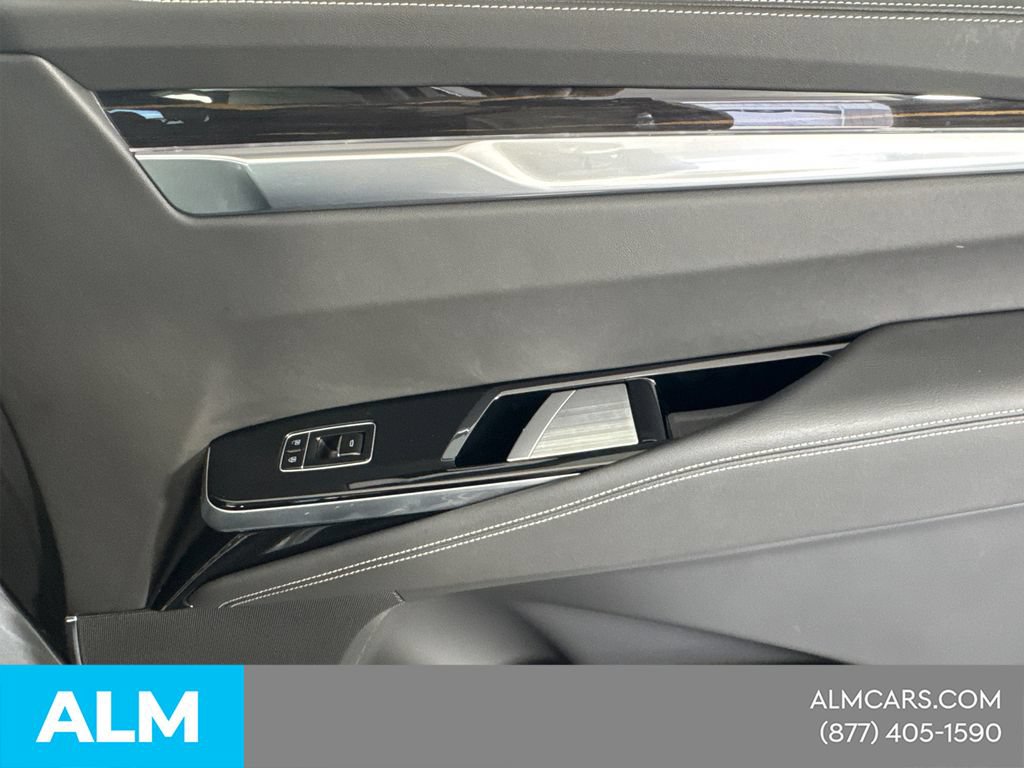Used 2025 Cadillac Escalade Premium Luxury AWD/4WD image 17