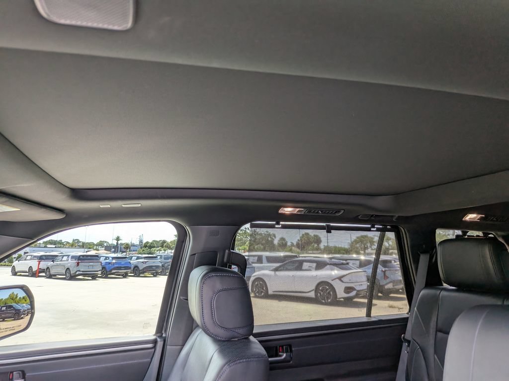 Used 2025 Toyota Sequoia Platinum AWD/4WD image 27