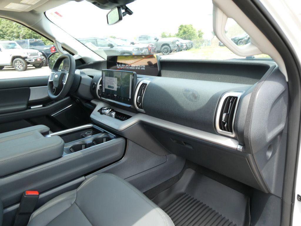 New 2027 Ford Expedition Max Active AWD/4WD image 11