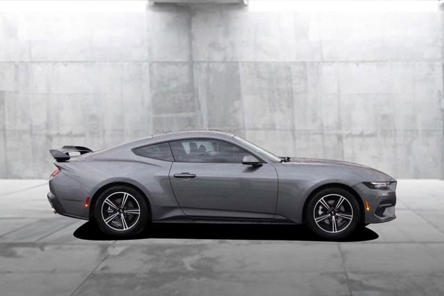 Used 2025 Ford Mustang Coupe image 5