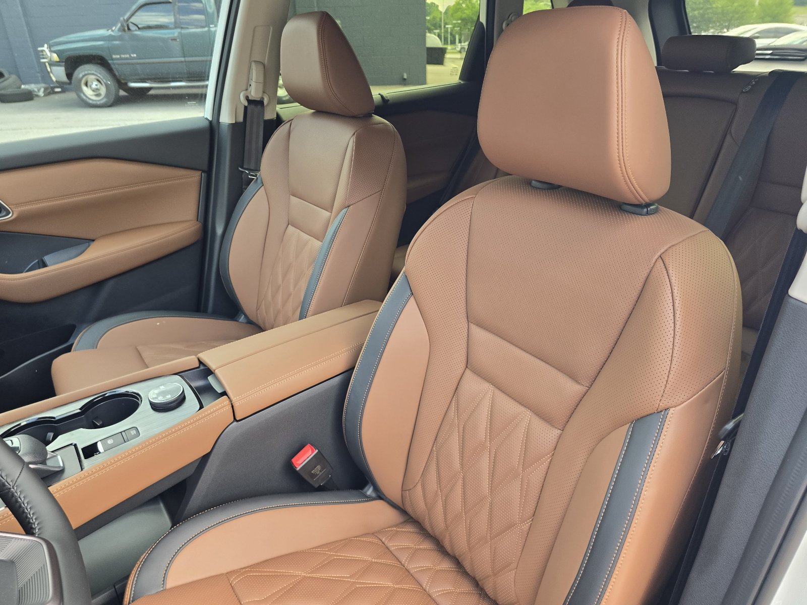 New 2026 Nissan Rogue Platinum AWD/4WD image 13