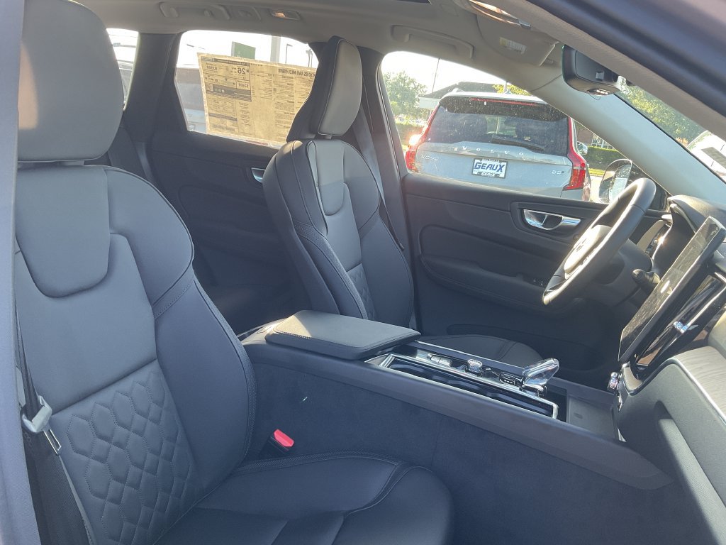 New 2026 Volvo XC60 B5 Plus w/ Protection Package Premier AWD/4WD image 19