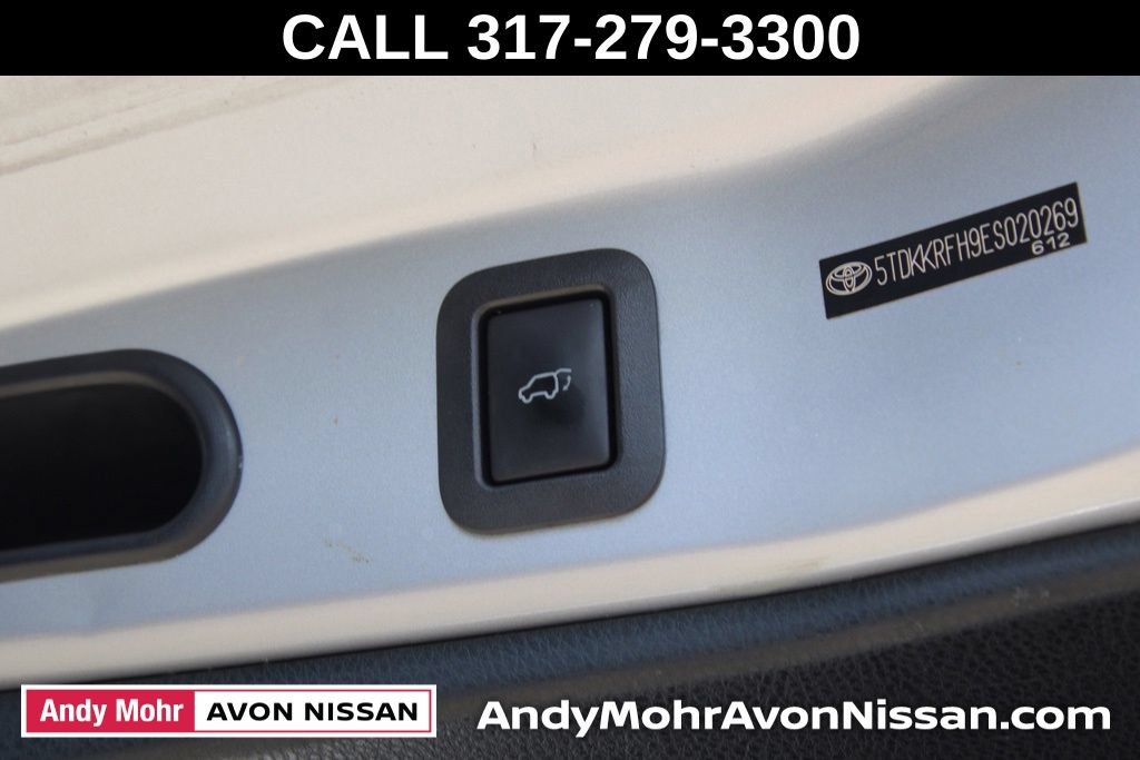 Used 2014 Toyota Highlander XLE FWD image 11