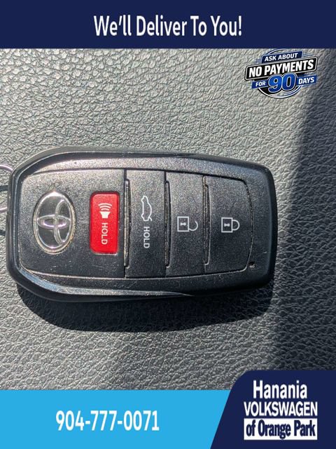 Used 2025 Toyota Camry SE w/ Convenience Package FWD image 32