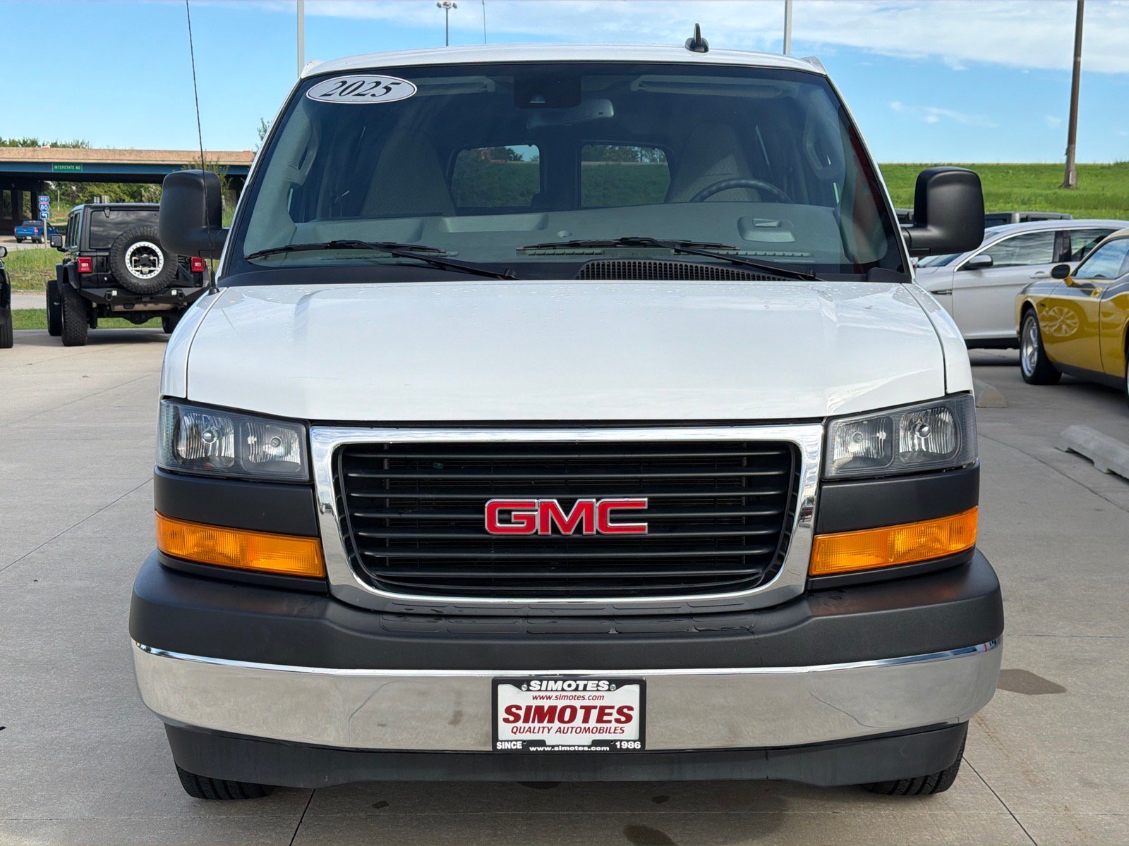 Used 2025 GMC Savana 3500 LT w/ LT Preferred Equipment Group RWD image 3