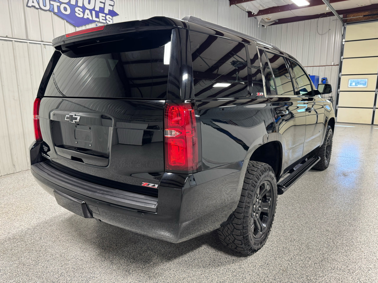 Used 2018 Chevrolet Tahoe LT w/ Luxury Package image 7