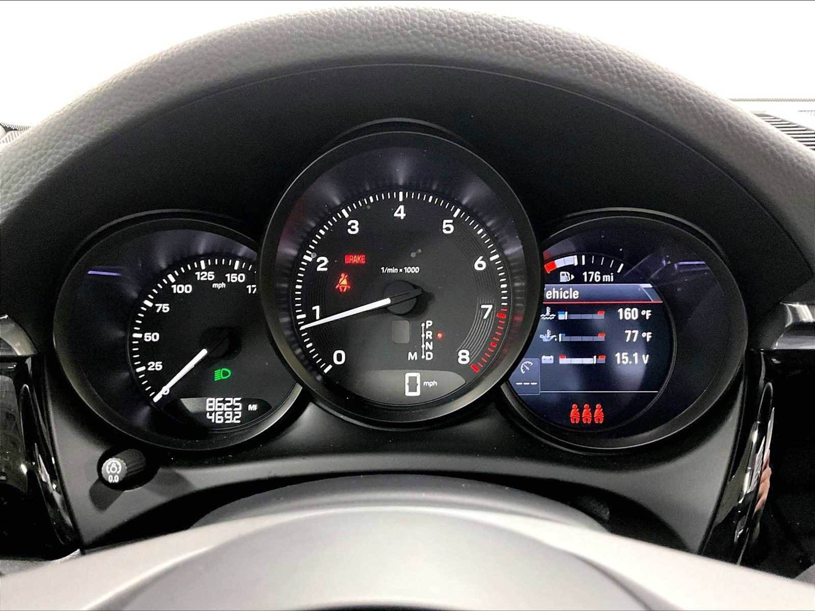 Used 2025 Porsche Macan image 24