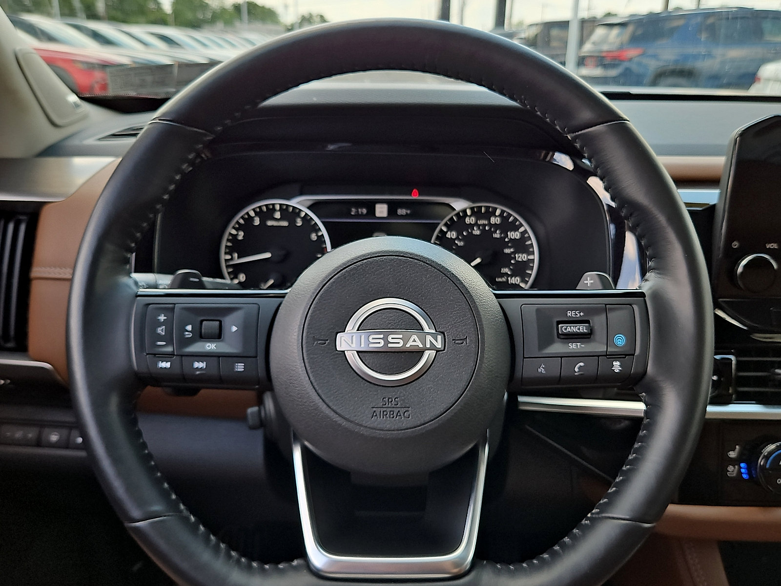 Used 2022 Nissan Pathfinder Platinum w/ Cargo Package AWD/4WD image 21