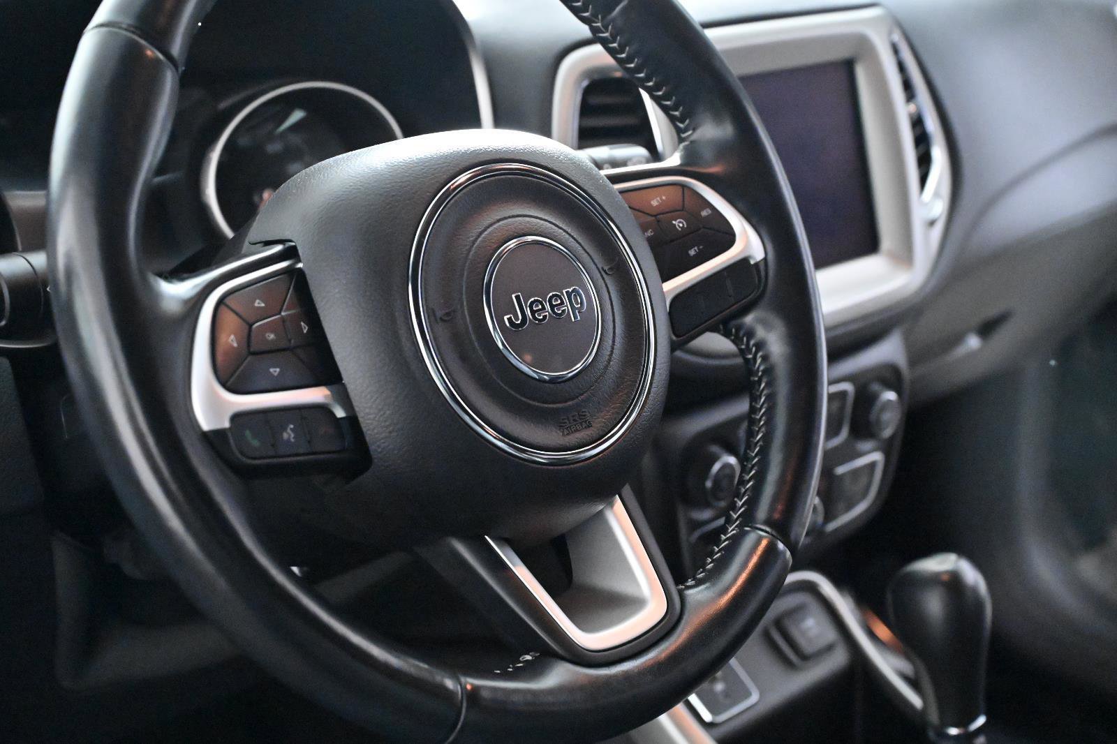 Used 2021 Jeep Compass Latitude image 11