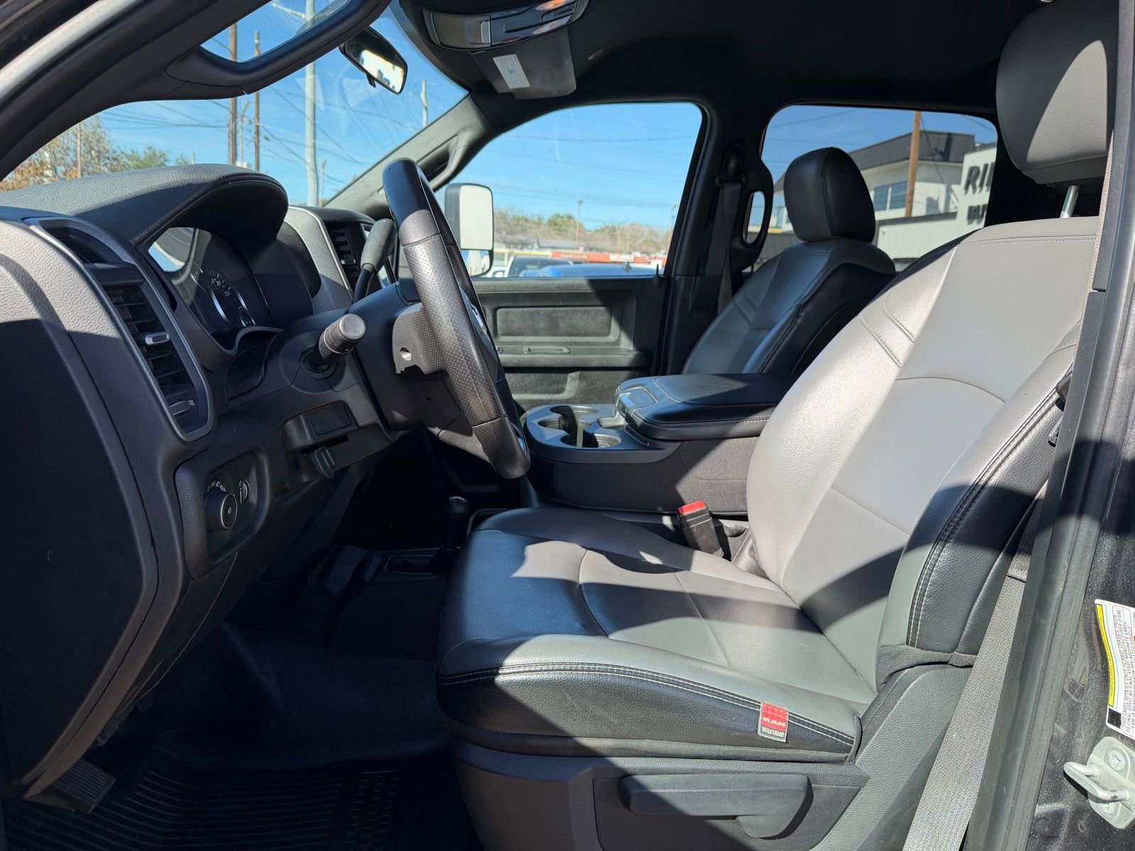 Used 2022 RAM 3500 Tradesman w/ Chrome Appearance Group image 16