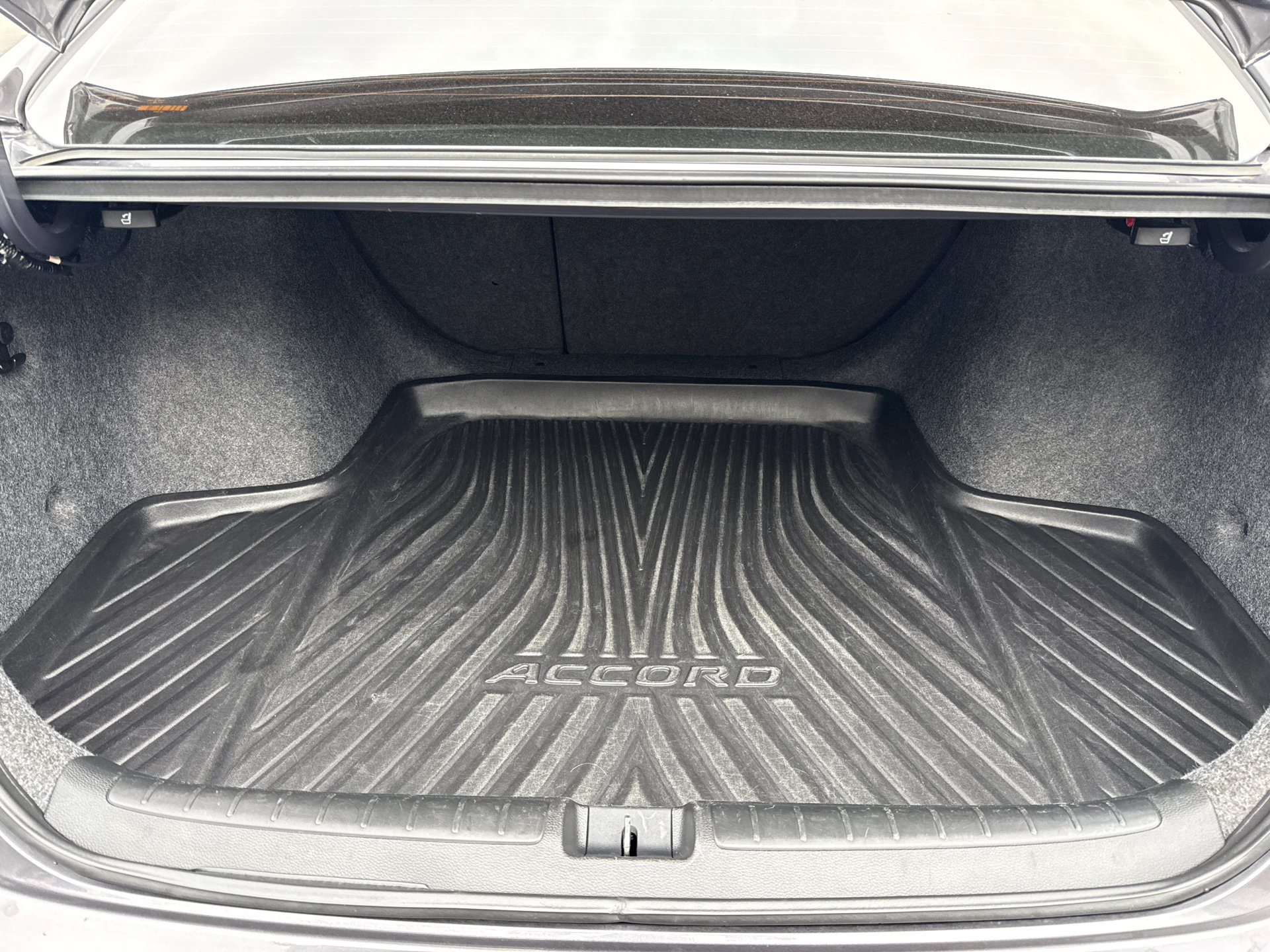 Used 2020 Honda Accord Sport image 10