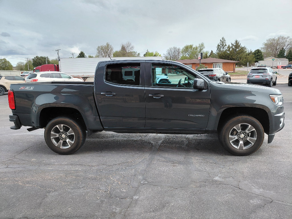 Used 2017 Chevrolet Colorado Z71 AWD/4WD image 5
