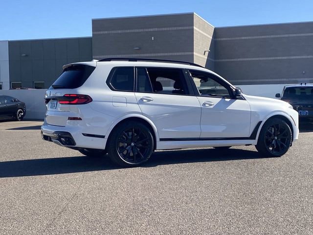 Used 2025 BMW X7 M60i w/ Climate Comfort Package image 6