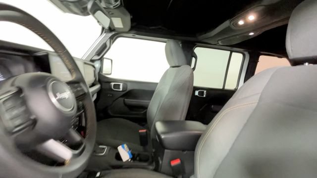 Used 2024 Jeep Wrangler Unlimited AWD/4WD image 23