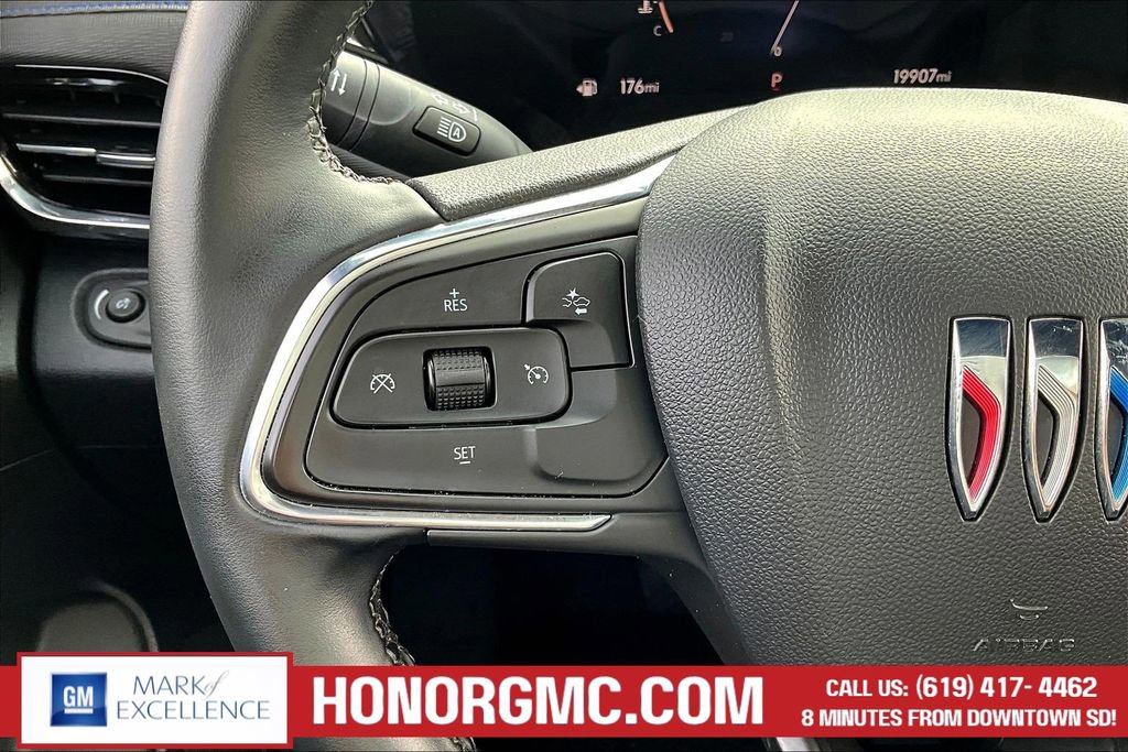 Used 2025 Buick Envista Sport Touring image 11