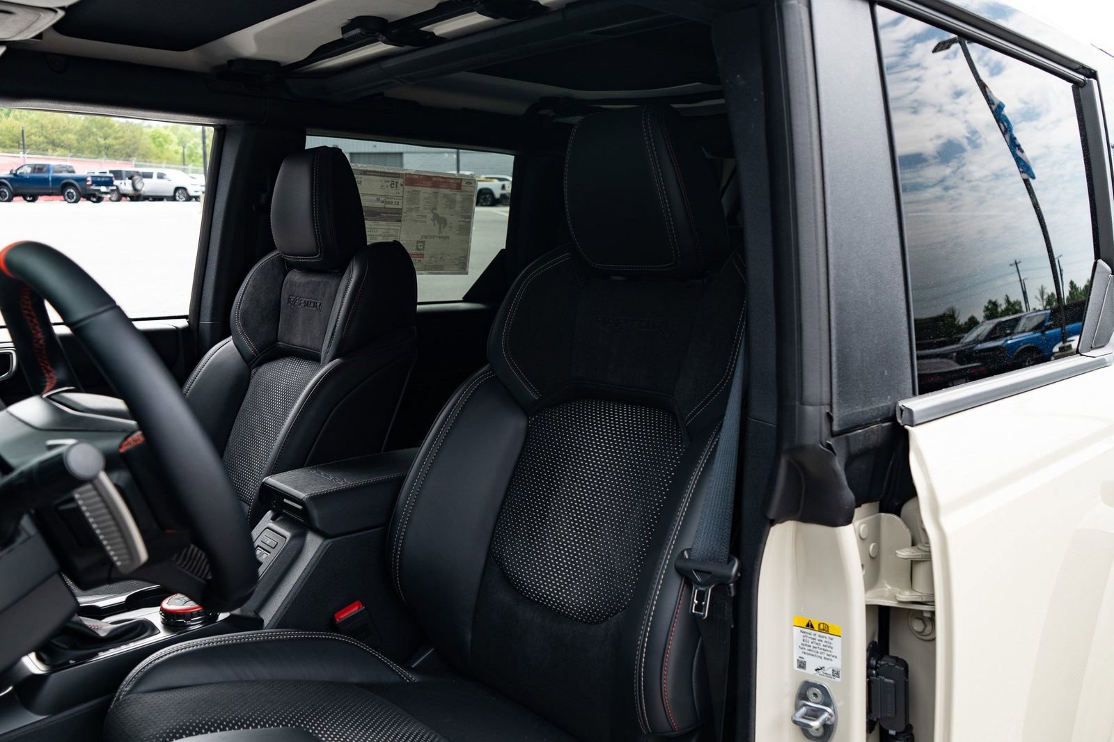 Used 2025 Ford Bronco Raptor image 32