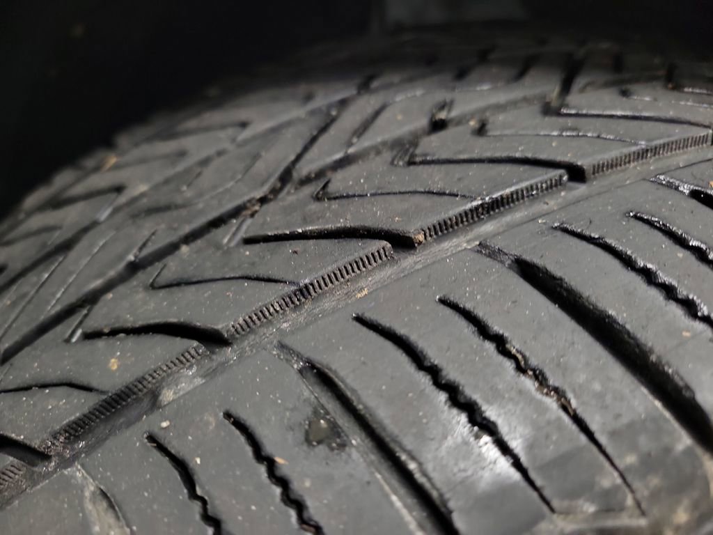 Used 2020 Toyota Camry XLE image 11