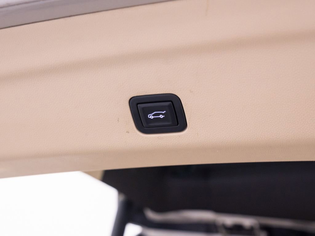 Used 2021 Cadillac Escalade Premium Luxury w/ Driver Assist Tech Package image 34