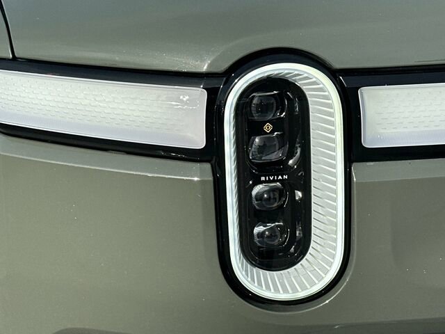 Used 2022 Rivian R1S Launch Edition image 34