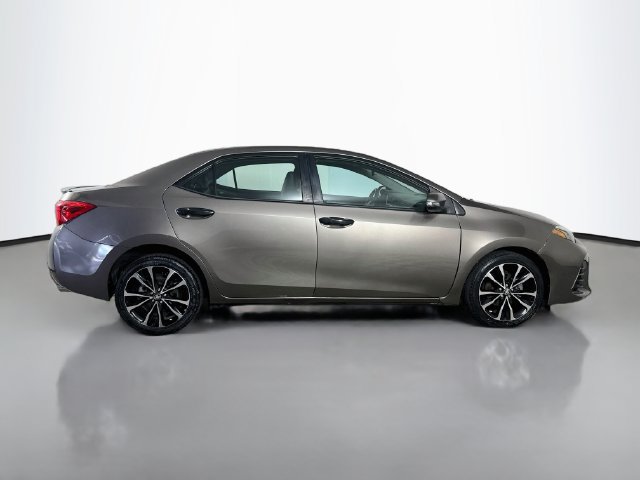 Used 2018 Toyota Corolla SE FWD image 11
