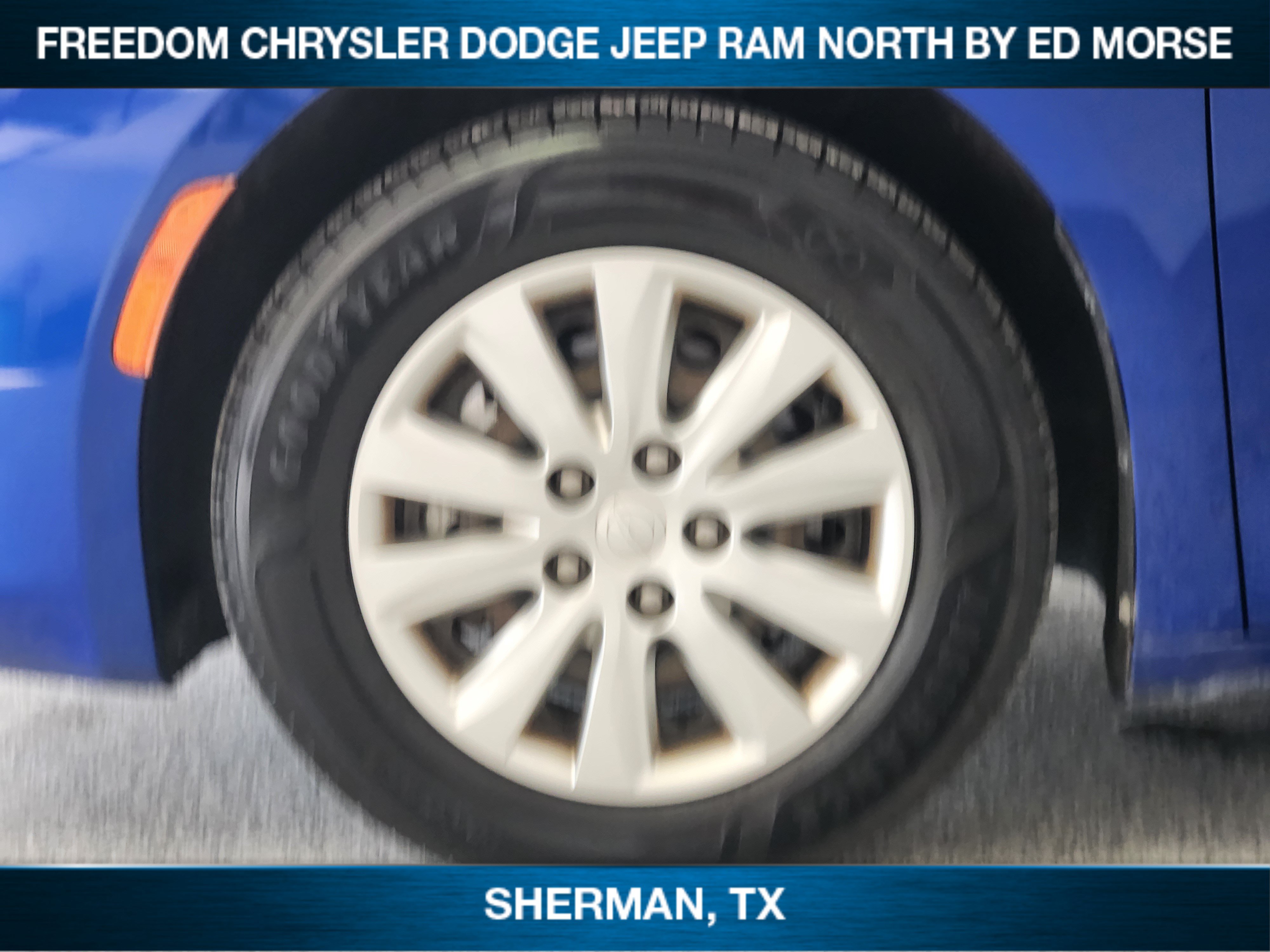 Used 2021 Chrysler Voyager L FWD image 7