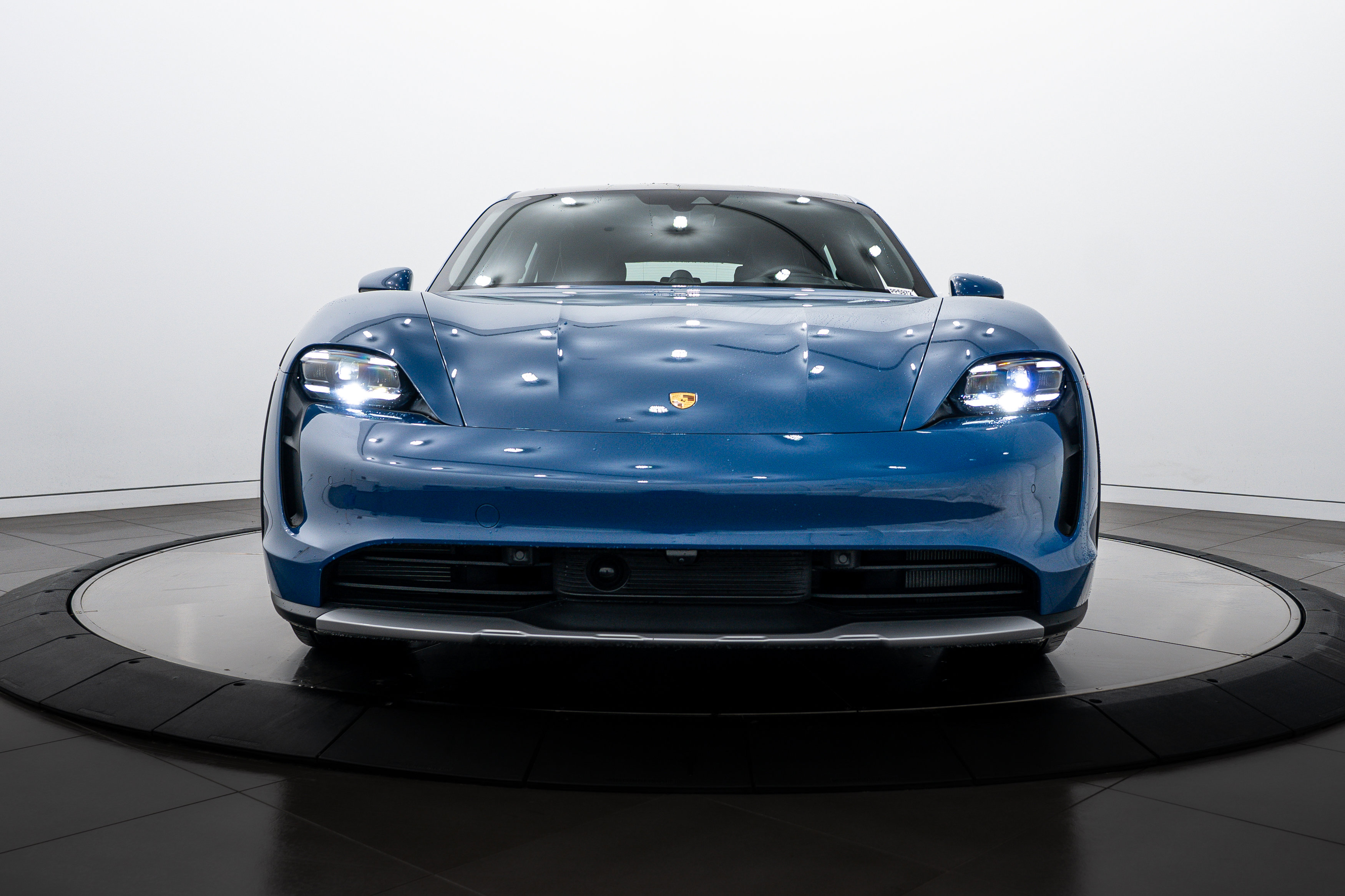 Certified 2024 Porsche Taycan 4 Cross Turismo image 10